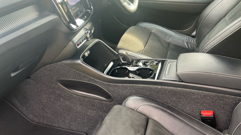 Volvo Xc40 1.5 T3 [163] R DESIGN 5dr Geartronic Petrol Estate